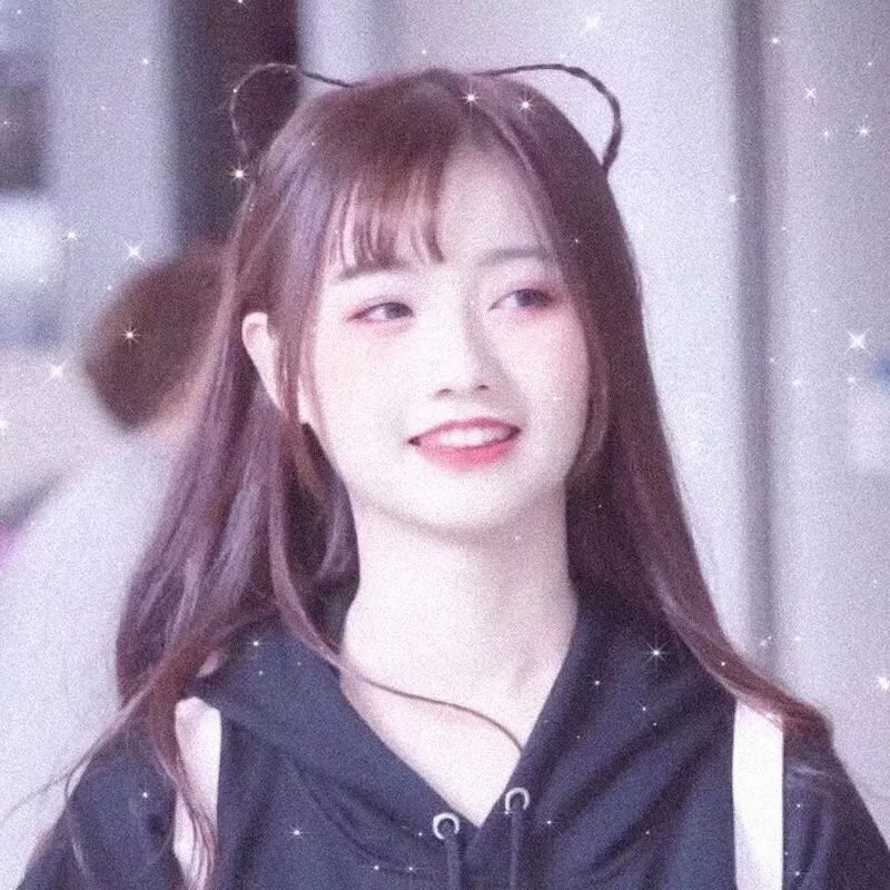 一线女星私下抽烟，短时间内内幕曝光，本人沉默不回应